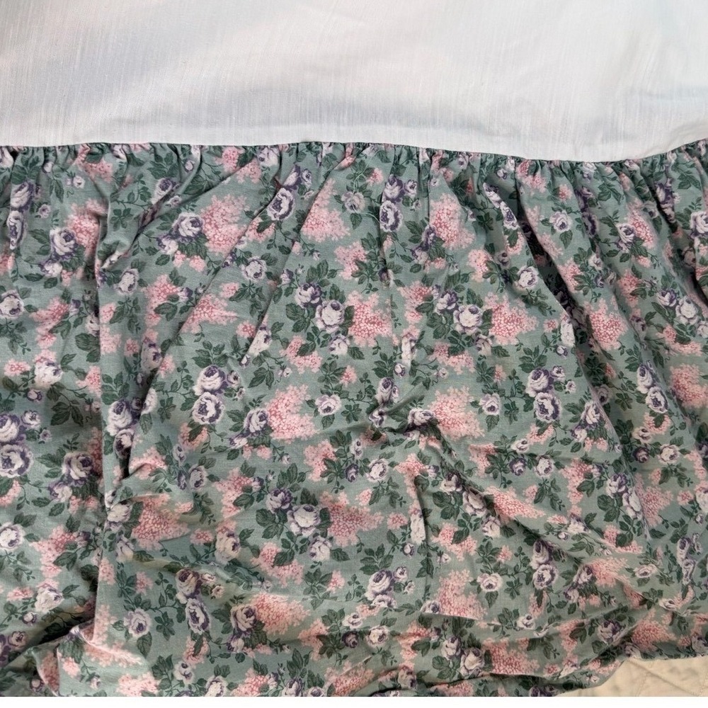 Vtg Cottagecore Bedskirt Full Queen 1980s-90s Green, Purple Roses Pink Hydangea